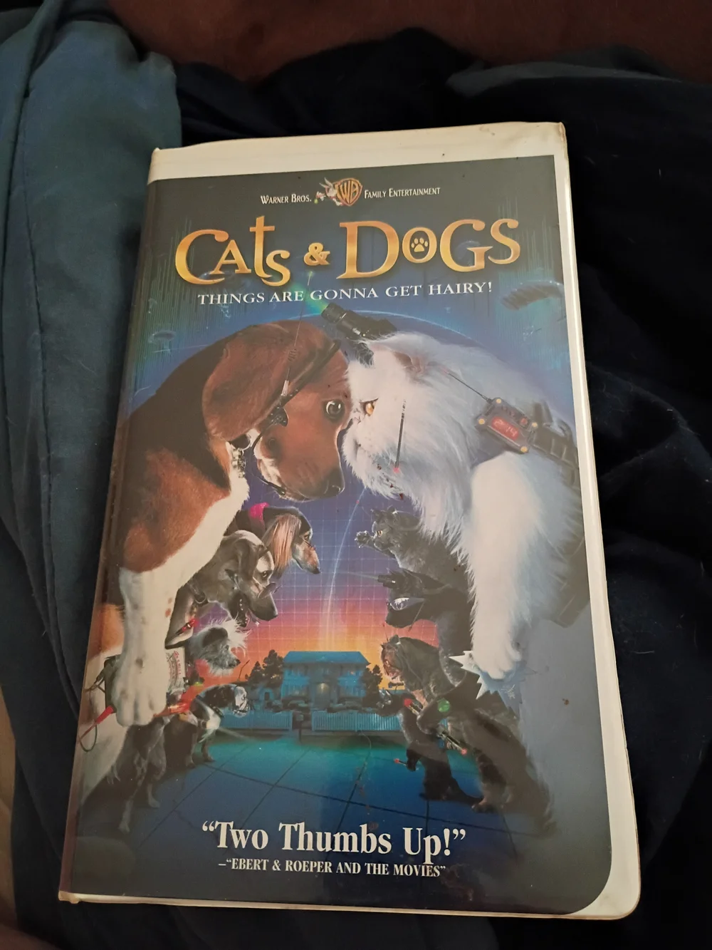 Cats & Dogs Movie VHS - Warner Bros. (White)